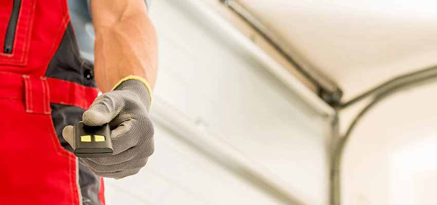 Residential Garage Door Security in Oak Lawn, Illinois