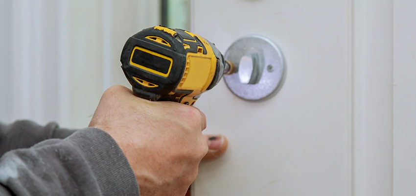 Street Locksmith For Smart Lock Repair in Oak Lawn, IL