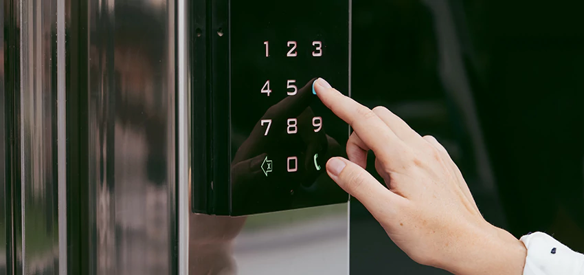 Keyless Door Entry System in Oak Lawn, IL