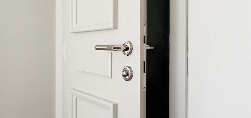 Folding Bathroom Door With Lock Solutions in Oak Lawn, IL
